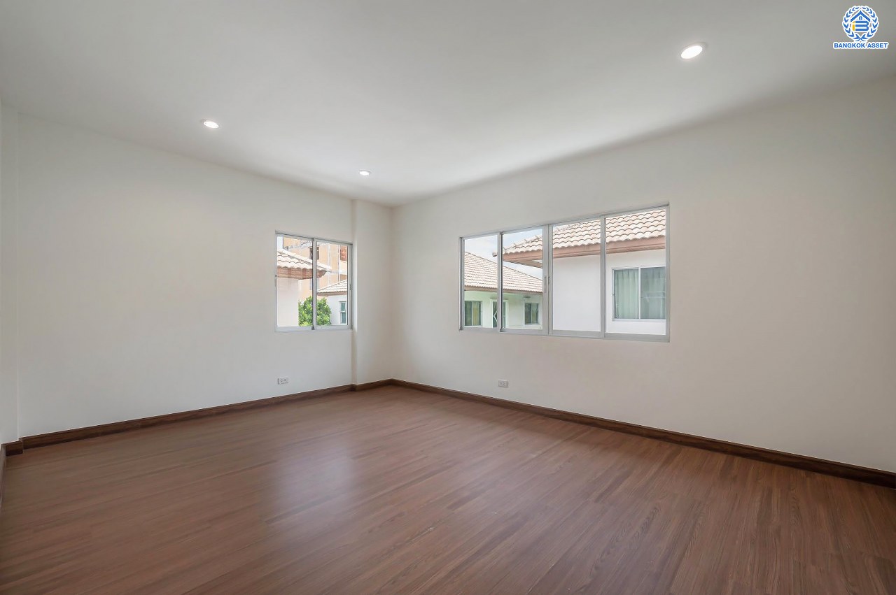 บ้านมือสองตกแต่งใหม่ โครงการ ศุภาลัยพาร์ควิลล์2 พหลโยธิน48 เนื้อที่ 71.6 ตร.ว. ฟังก์ชัน 3 ห้องนอน 4 ห้องน้ำ 1 ห้องแม่บ้าน จอดรถได้ 2 คัน บนทำเลเดินทางสะดวกเชื่อมต่อถนนสายไหม, ถนนลำลูกกา, ถนนพหลโยธิน ใกล้รถไฟฟ้าสายสีเขียว "สถานีสายหยุด" และทางด่วน "ฉลองรัช"